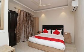 Oyo 70903 Hotel Rudra Lucknow